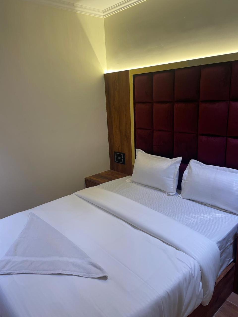 Hotel Sai Palace- Near Tata Memorial Hospital Mumbai Exterior photo